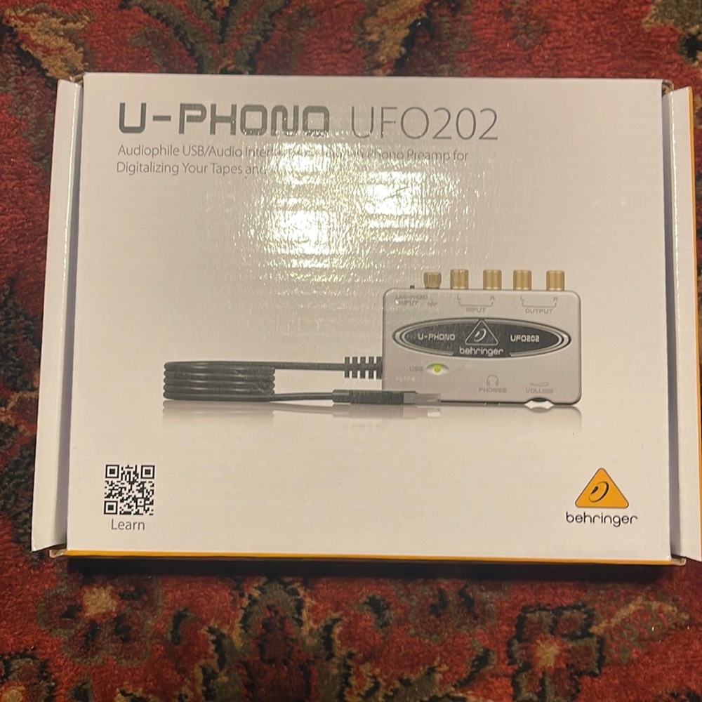 Behringer U-PHONE UFO202 Audiophile USB/Audio Interface with Built-in Phono
